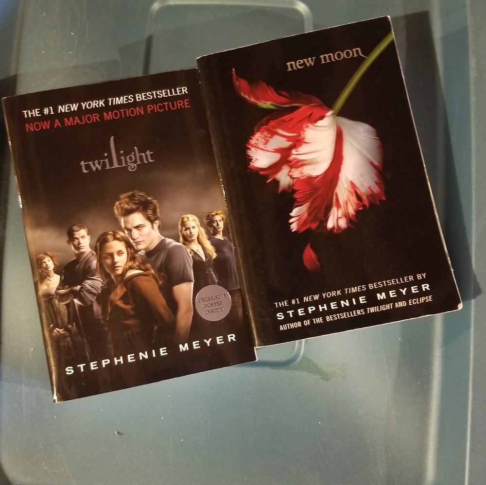 Twilight & New Moon Books